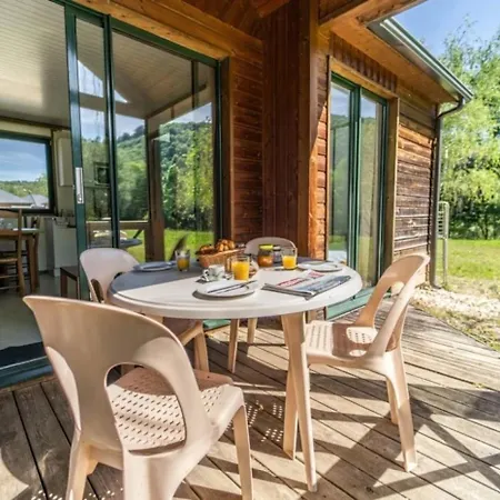 Zecamping Dog Friendly Piscine Chauffee Et Restaurant Bord De Riviere 샬레