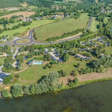 Zecamping Dog Friendly Piscine Chauffee Et Restaurant Bord De Riviere Шале