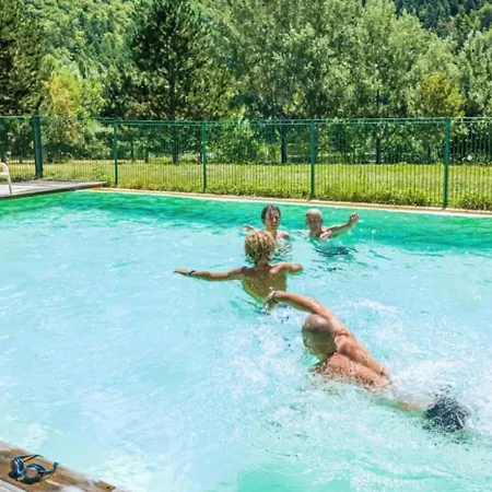 Chalet Zecamping Piscine Chauffée Tv 31m2 6 Pers