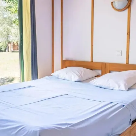 샬레 Zecamping Dog Friendly Piscine Chauffee Et Restaurant Bord De Riviere