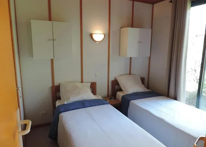Zecamping Dog Friendly Piscine Chauffee Et Restaurant Bord De Riviere Шале Банассак